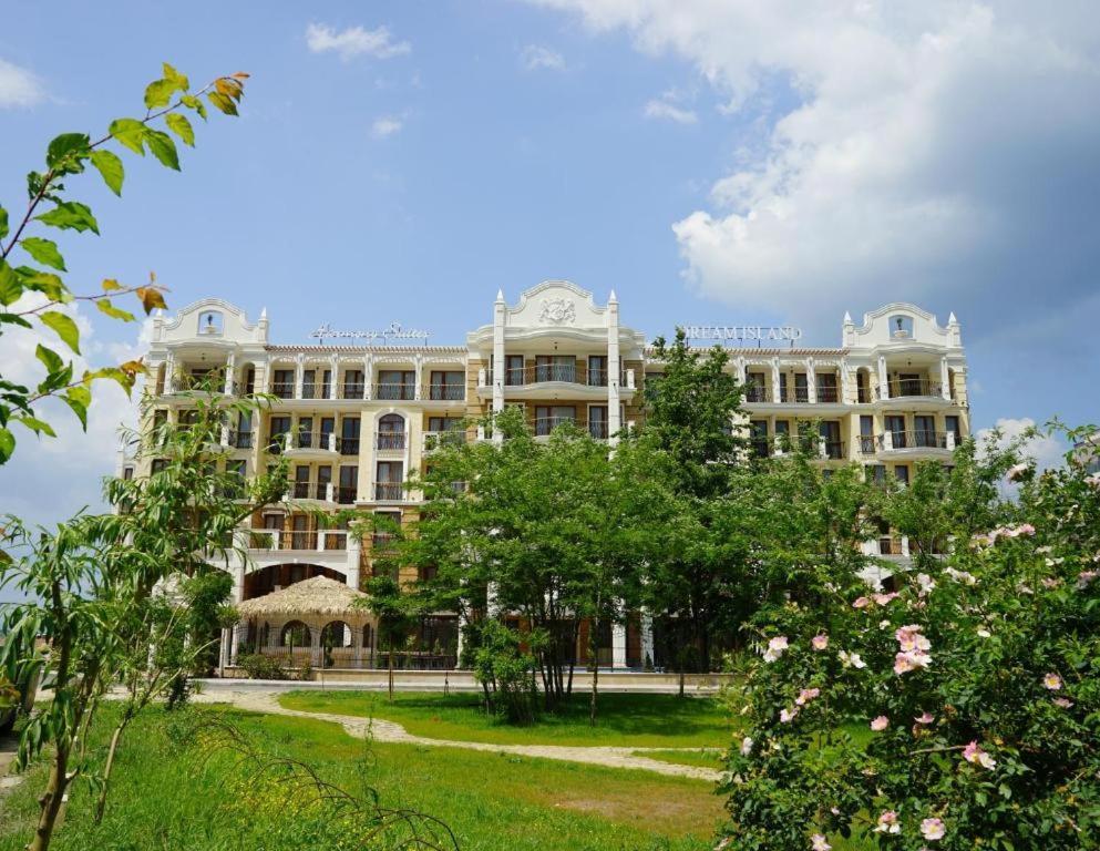 Harmony Suitеs Apartment Słoneczny Brzeg Zewnętrze zdjęcie